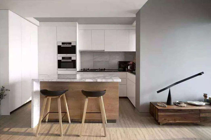 ɫ����Ĵ���ʯ��ù����ô������?