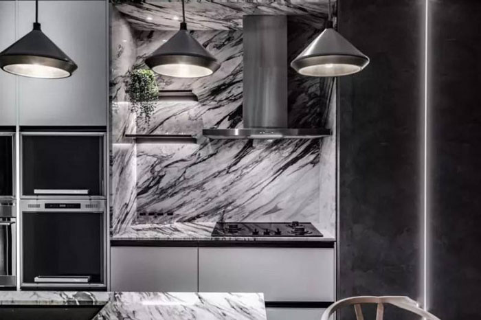 ɫ����Ĵ���ʯ��ù����ô������?