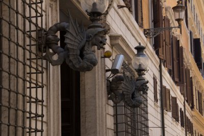 ������Τ�ʯ�ϡ��ӹ�Ҫ��ˤ�äƤɤΤ褦�˷����ޤ�����